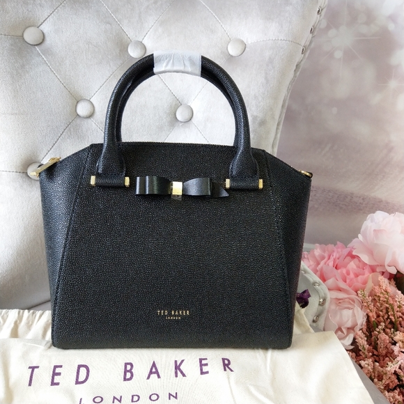 Ted Baker Handbags - 🍒NWT🍒 TED BAKER LEATHER JANNE ZIP TOP TOTE